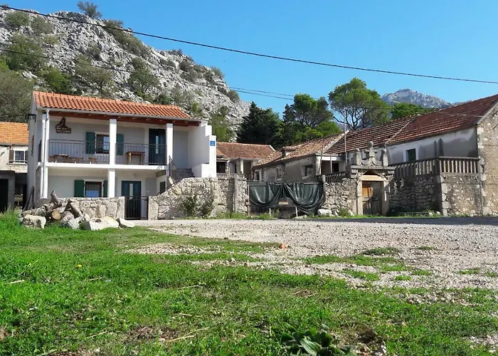 Paklenica Стариград-Пакленица